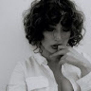 Meet your Posher, Iris